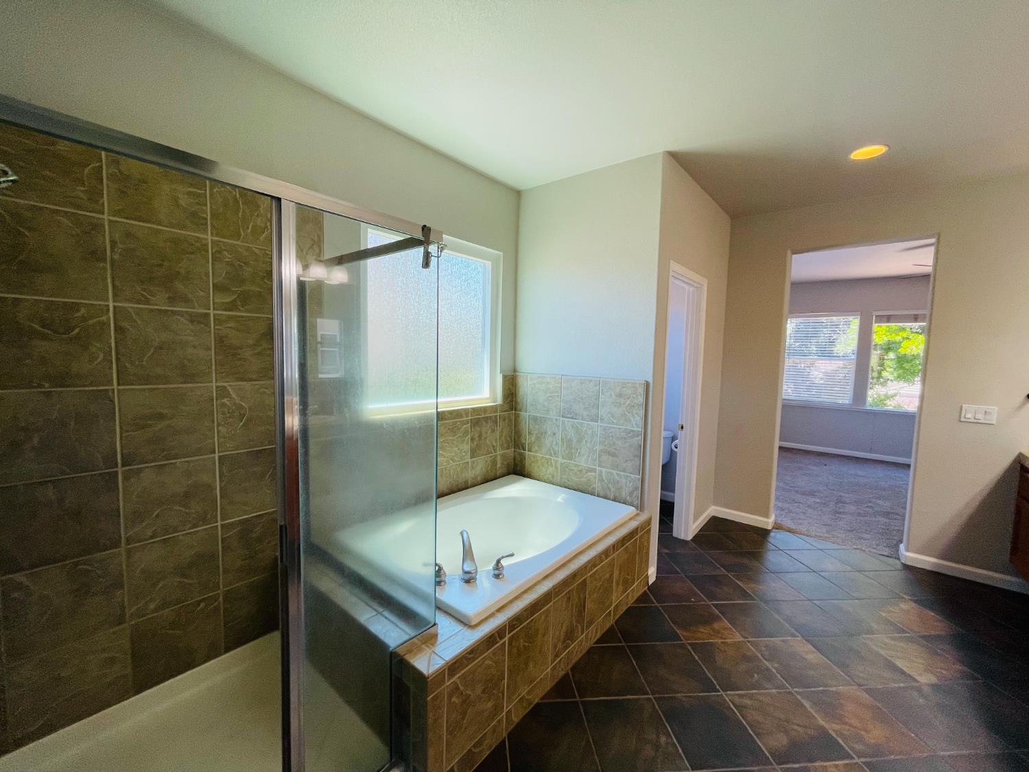 Detail Gallery Image 16 of 42 For 6416 Jefjen Way, Elk Grove,  CA 95757 - 5 Beds | 3 Baths