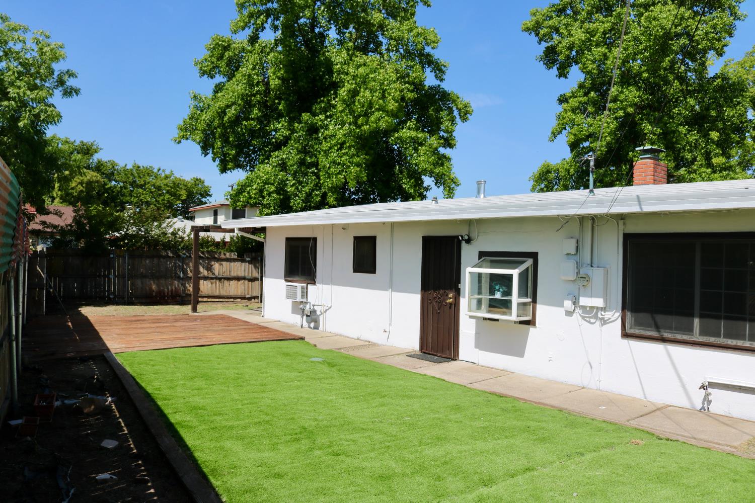 Detail Gallery Image 8 of 12 For 2501 Fernandez Dr, Sacramento,  CA 95822 - 3 Beds | 1 Baths