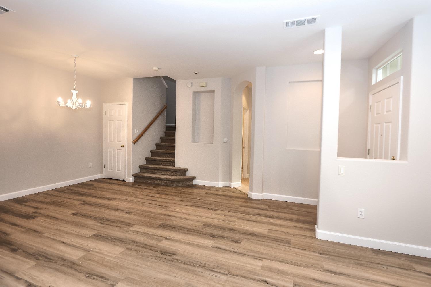 Photo #33: 225063611 Listing: Photo #33