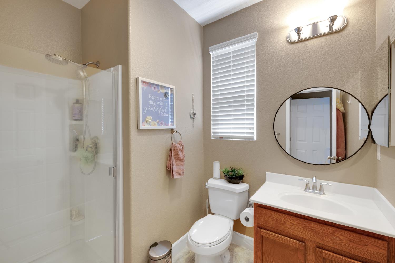 Detail Gallery Image 17 of 43 For 10424 Fossil Way, Elk Grove,  CA 95757 - 4 Beds | 3/1 Baths