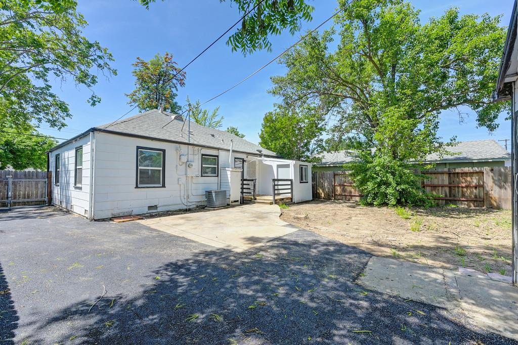 Detail Gallery Image 24 of 28 For 1167 Sonoma Ave, Sacramento,  CA 95815 - 2 Beds | 1 Baths