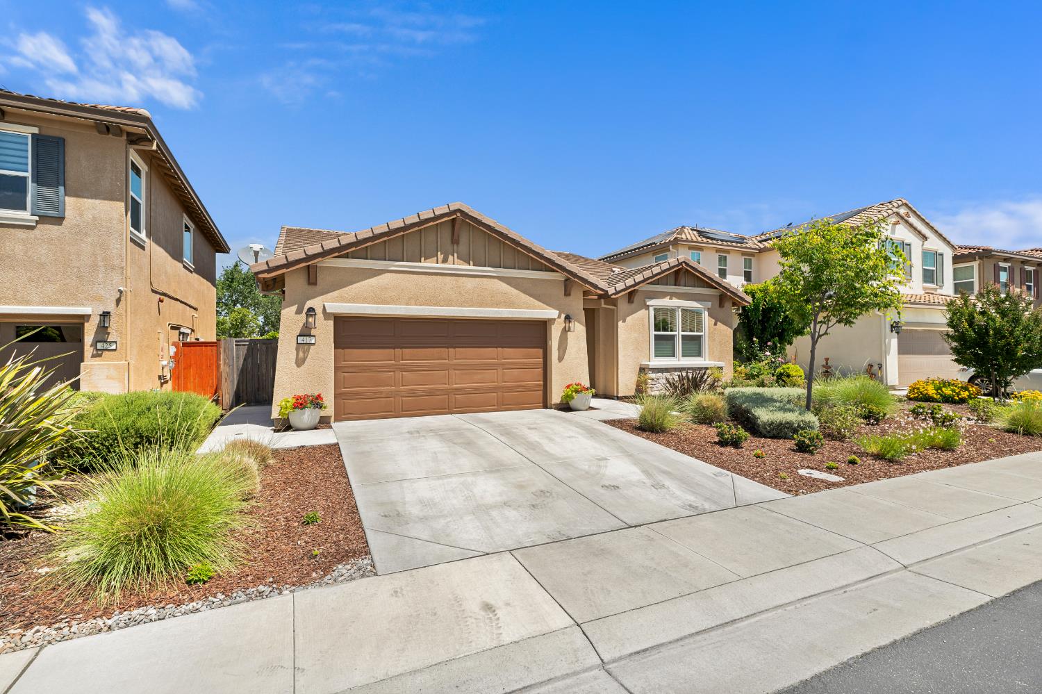 Detail Gallery Image 3 of 50 For 417 Chagall Ln, Stockton,  CA 95209 - 3 Beds | 2/1 Baths