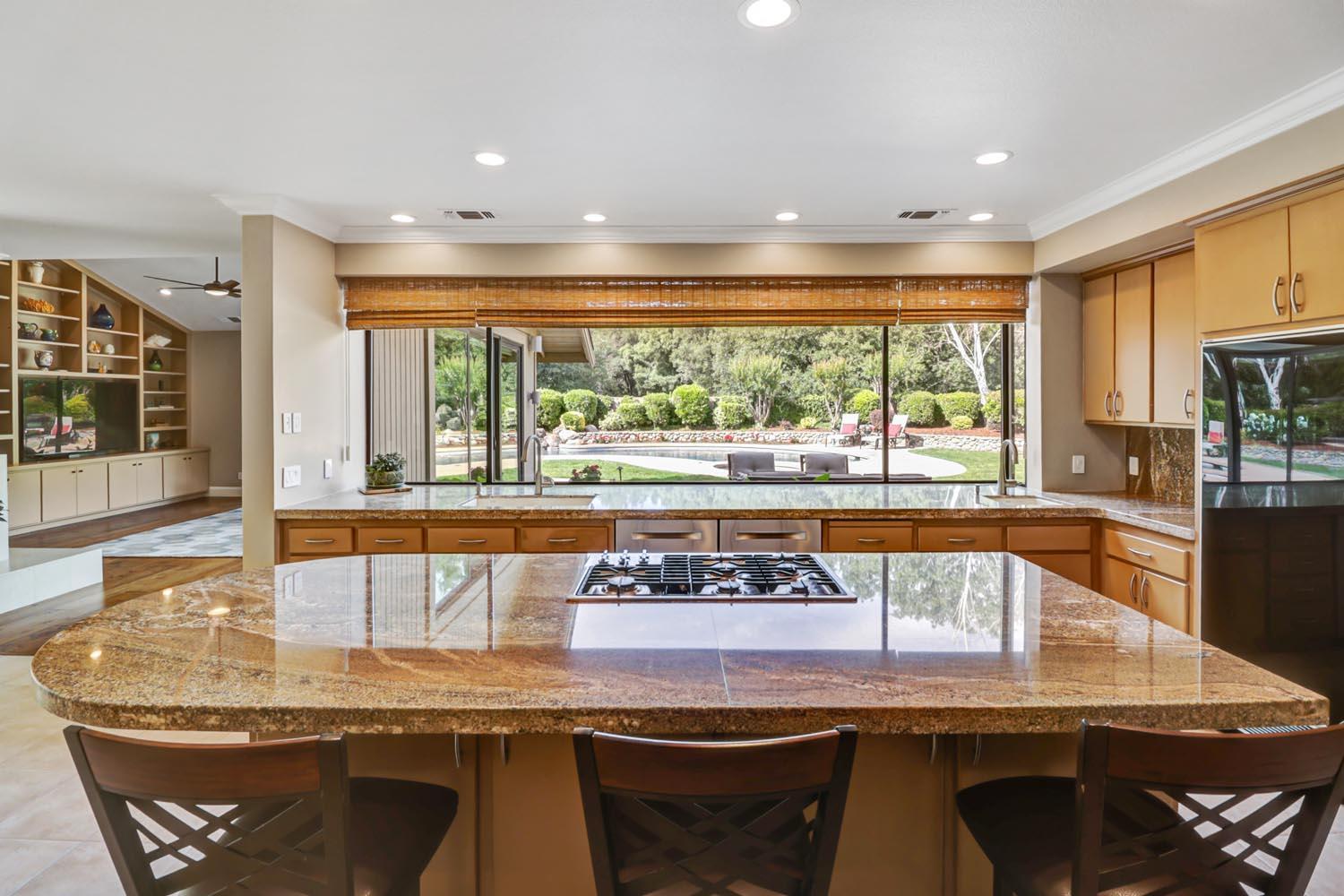 Detail Gallery Image 16 of 62 For 11464 Huntington Village Ln, Gold River,  CA 95670 - 4 Beds | 4/2 Baths