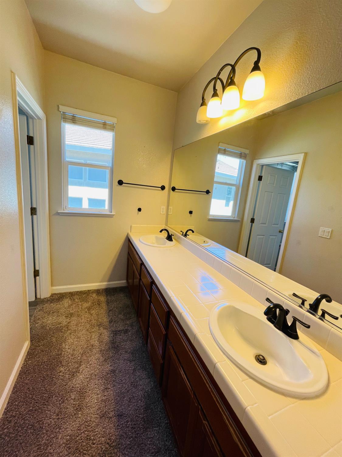 Detail Gallery Image 21 of 42 For 6416 Jefjen Way, Elk Grove,  CA 95757 - 5 Beds | 3 Baths