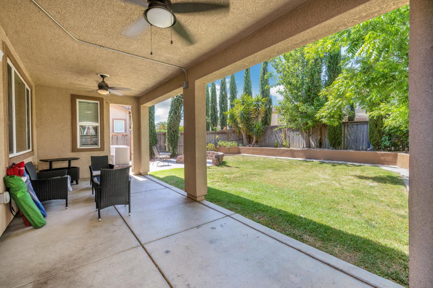 Detail Gallery Image 19 of 43 For 10424 Fossil Way, Elk Grove,  CA 95757 - 4 Beds | 3/1 Baths