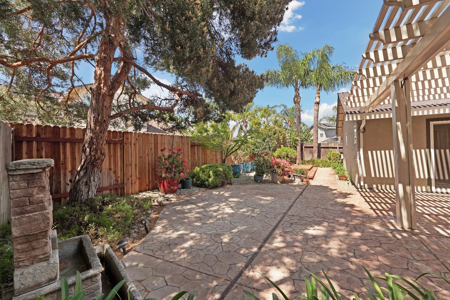 Detail Gallery Image 43 of 61 For 6001 Laguna Villa Way, Elk Grove,  CA 95758 - 3 Beds | 2 Baths