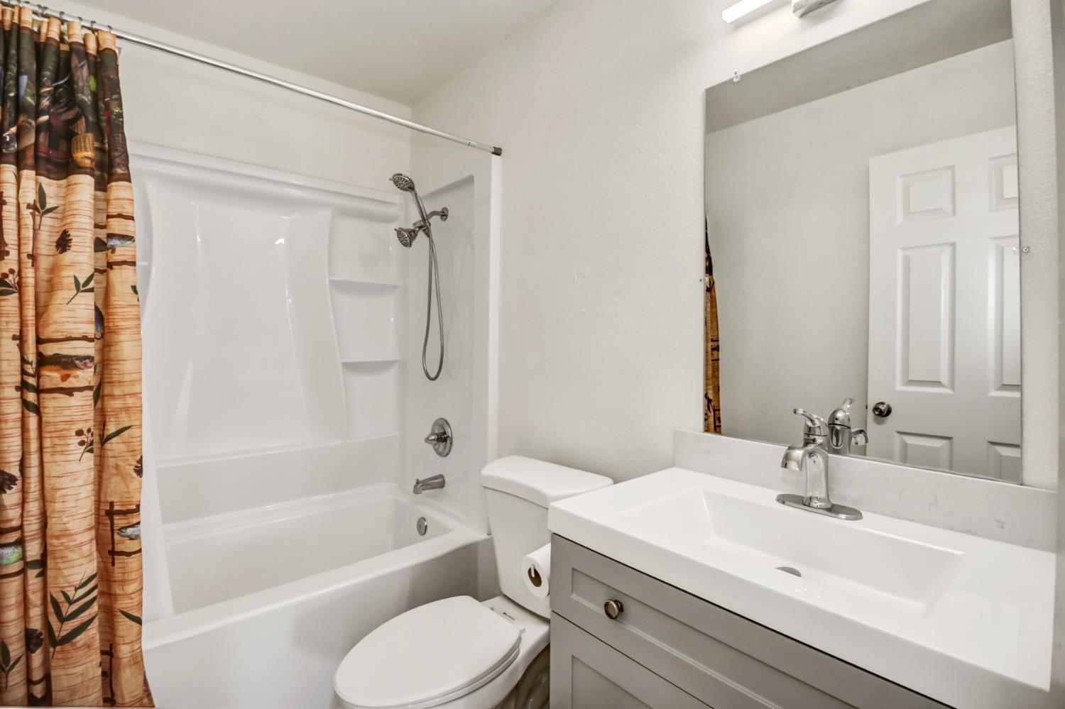 Detail Gallery Image 36 of 48 For 2301 Walnut Grove Way, Rancho Cordova,  CA 95670 - 3 Beds | 2 Baths