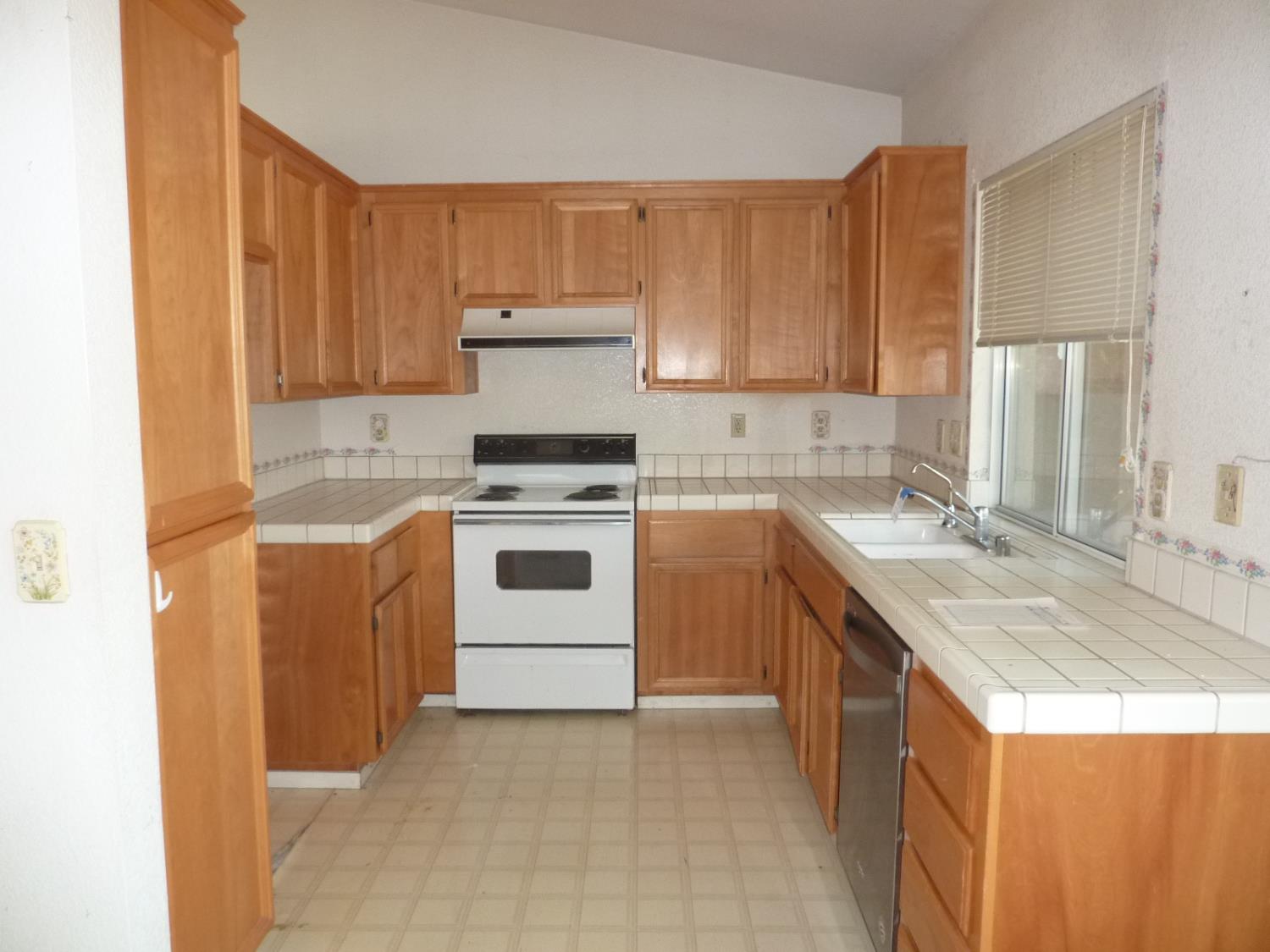 Detail Gallery Image 9 of 18 For 1615 Lavelle Smith Dr, Tracy,  CA 95376 - 3 Beds | 2 Baths