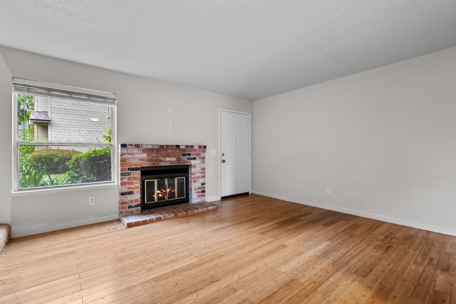 Detail Gallery Image 2 of 36 For 9145 Newhall Dr #57,  Sacramento,  CA 95826 - 2 Beds | 1/1 Baths