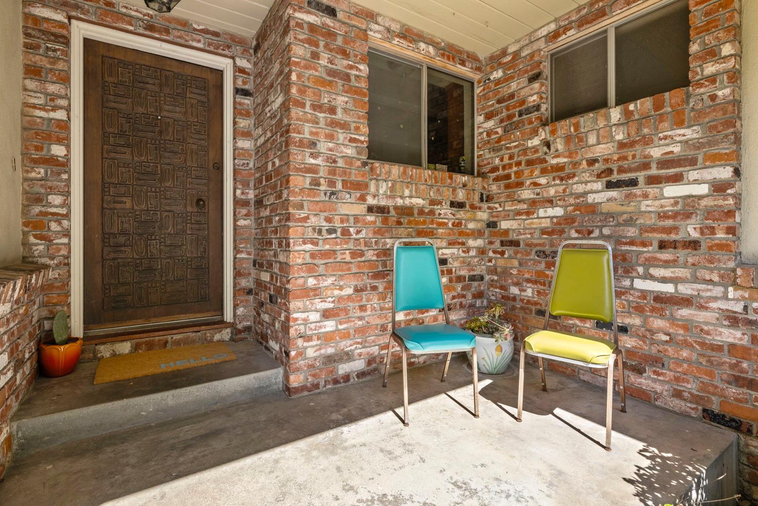 Detail Gallery Image 1 of 34 For 6010 Holstein Way, Sacramento,  CA 95822 - 3 Beds | 2/1 Baths