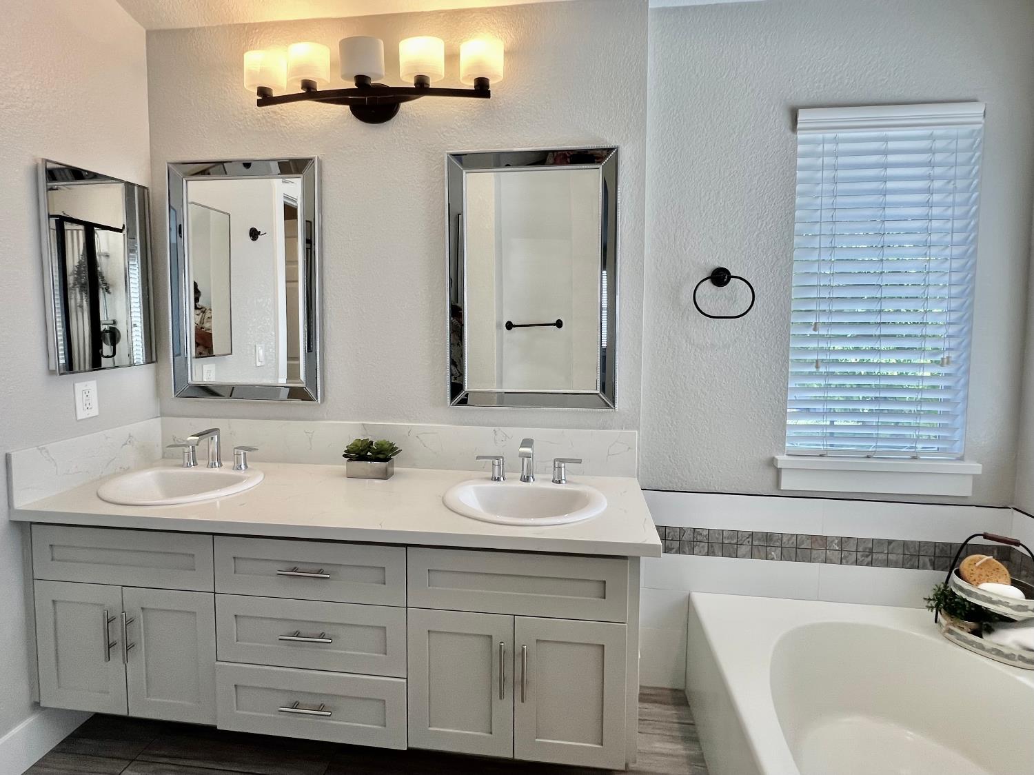 Detail Gallery Image 36 of 48 For 3842 Hunters Glen Pl, Antelope,  CA 95843 - 4 Beds | 3 Baths