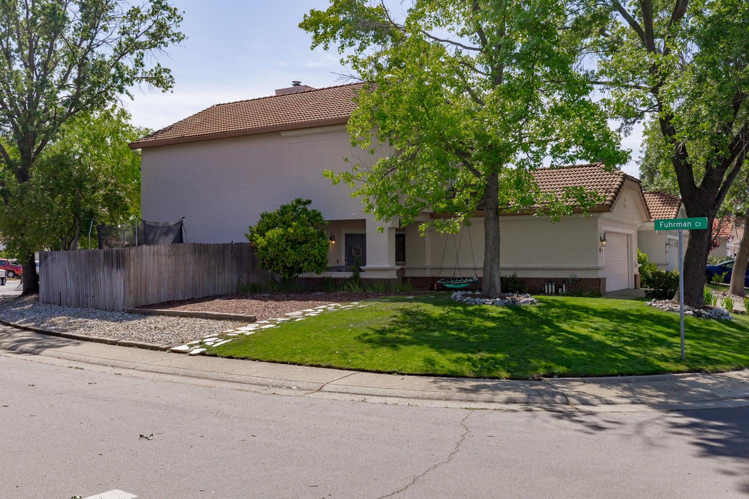 Detail Gallery Image 3 of 37 For 3010 Acton Way, Roseville,  CA 95747 - 4 Beds | 3 Baths
