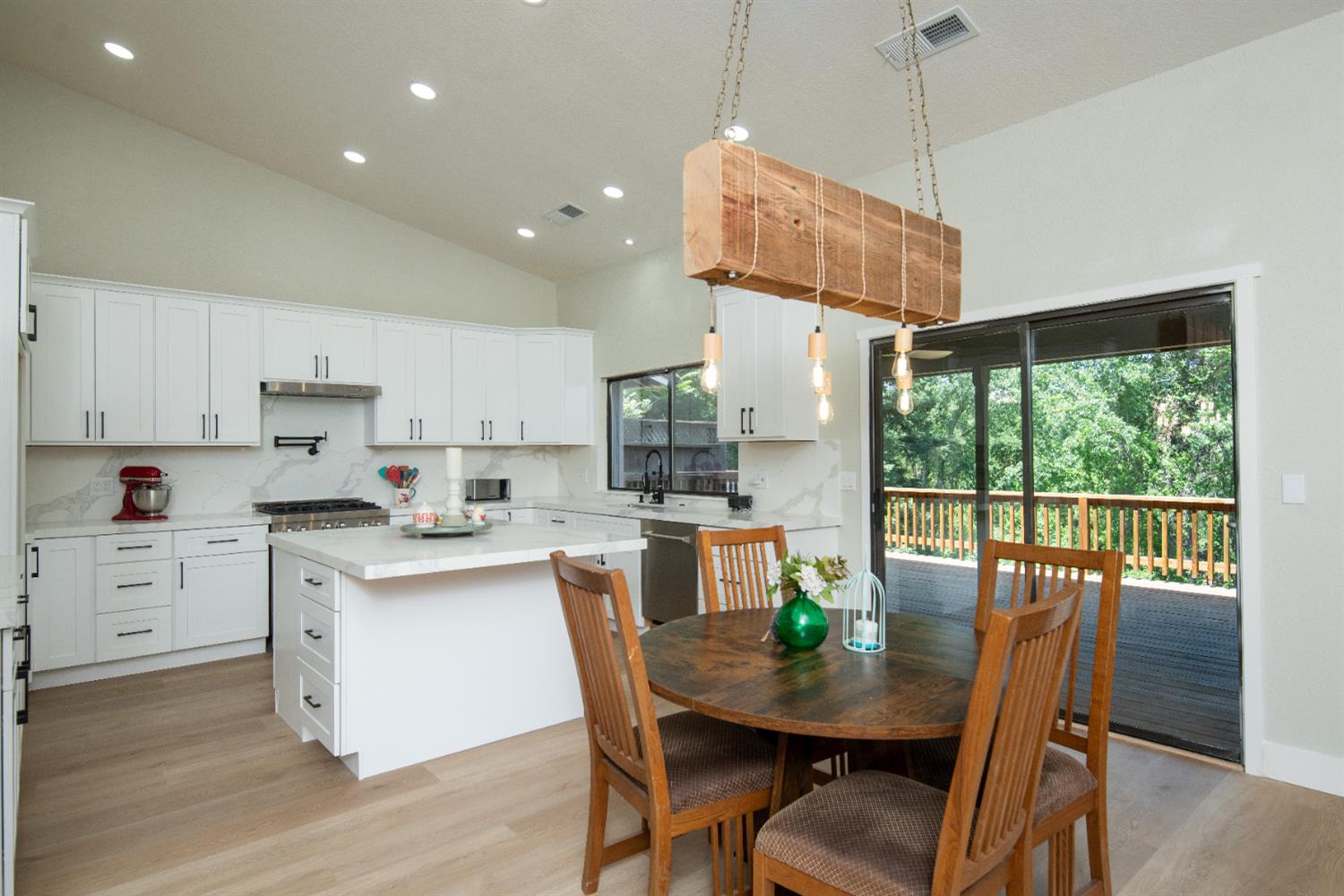Detail Gallery Image 10 of 36 For 892 River Bluff Dr, Oakdale,  CA 95361 - 3 Beds | 2 Baths