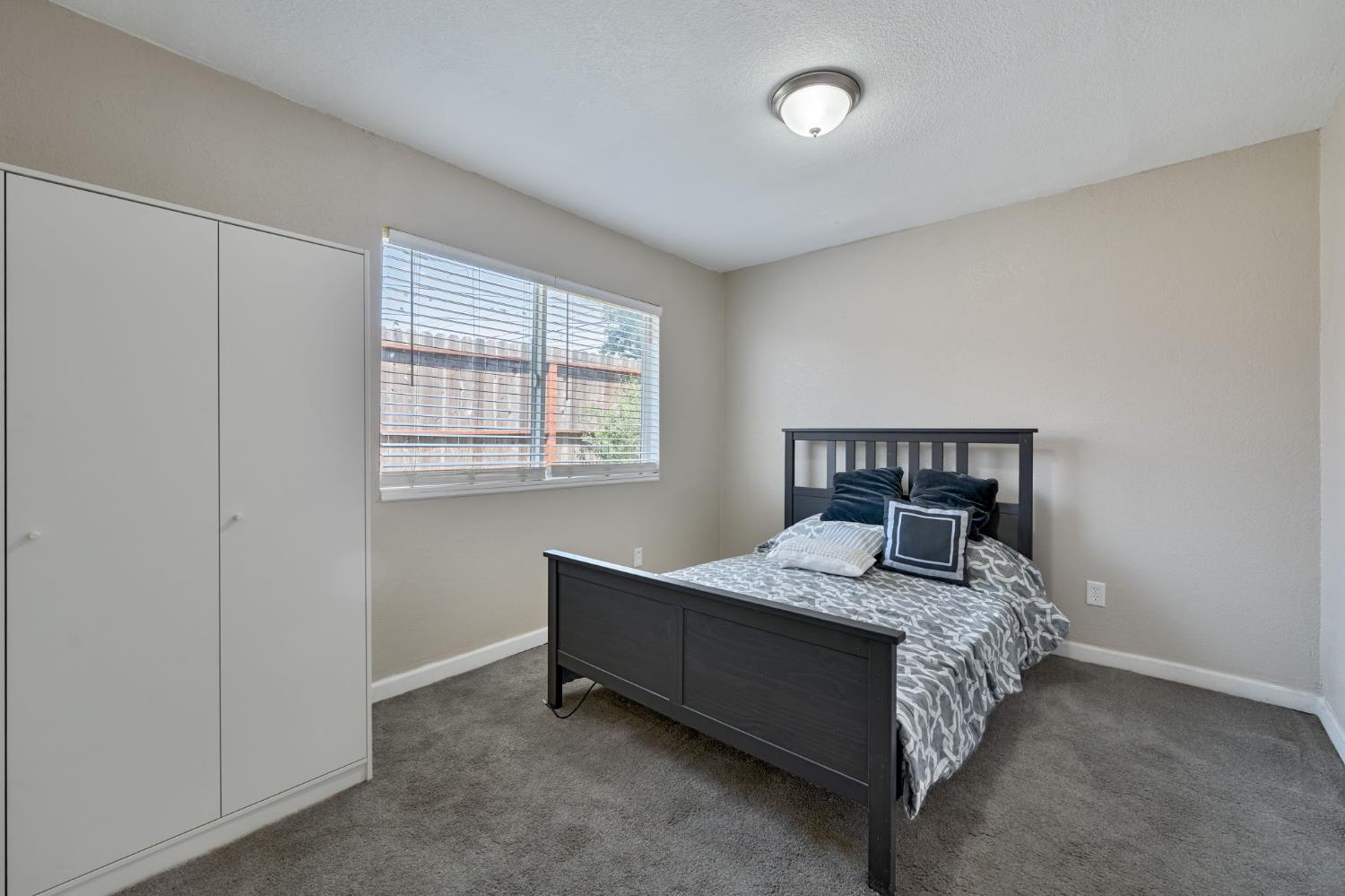 Detail Gallery Image 13 of 18 For 411 Potomac Ave, Sacramento,  CA 95833 - 3 Beds | 2 Baths