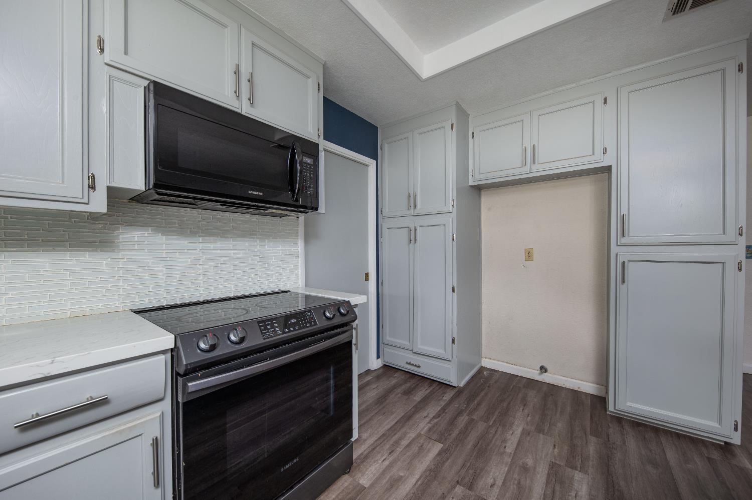 Detail Gallery Image 25 of 56 For 9412 Bonanza Dr, Stockton,  CA 95209 - 3 Beds | 2/1 Baths
