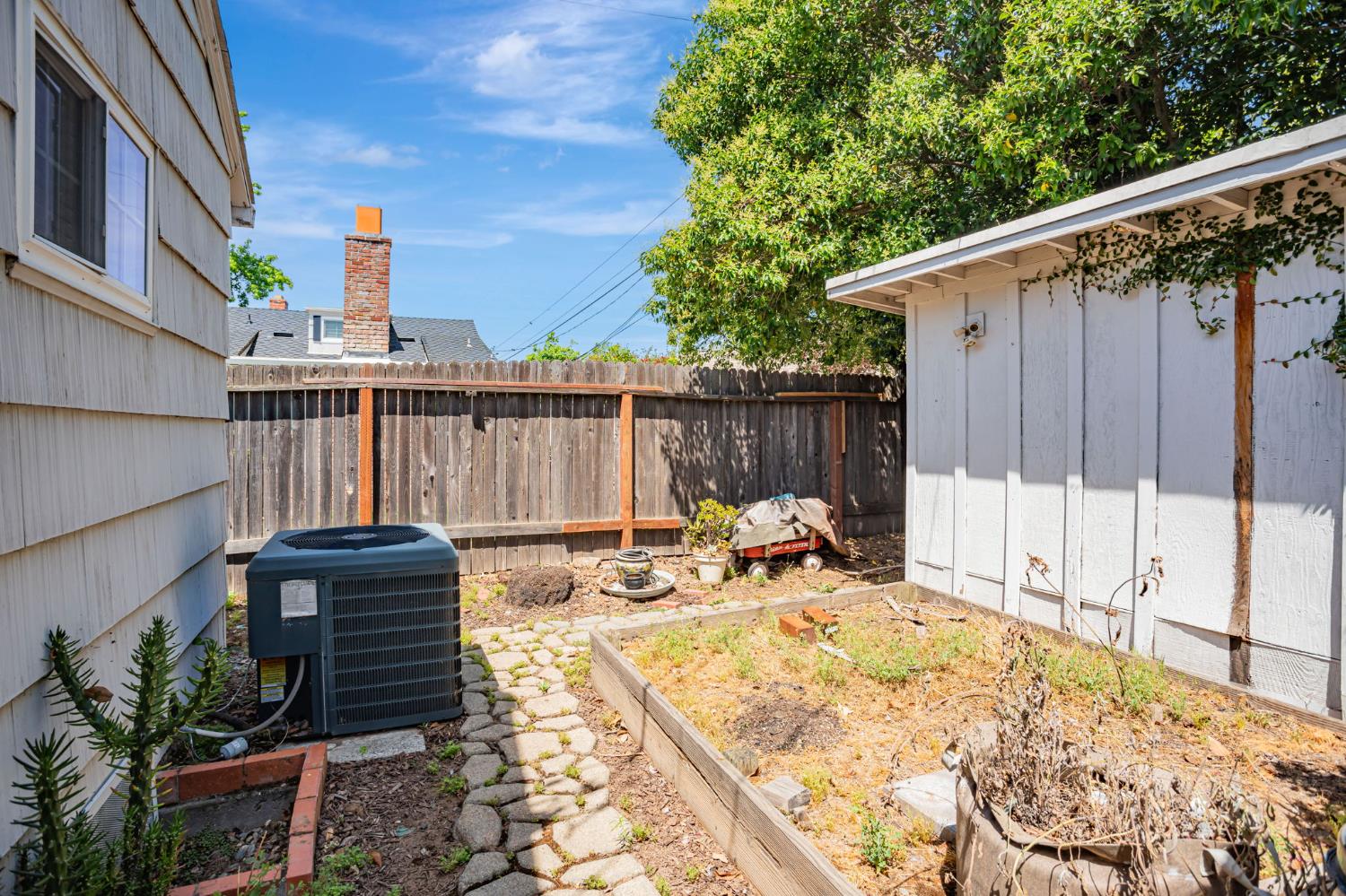 Detail Gallery Image 38 of 42 For 3005 La via Way, Sacramento,  CA 95825 - 4 Beds | 2 Baths