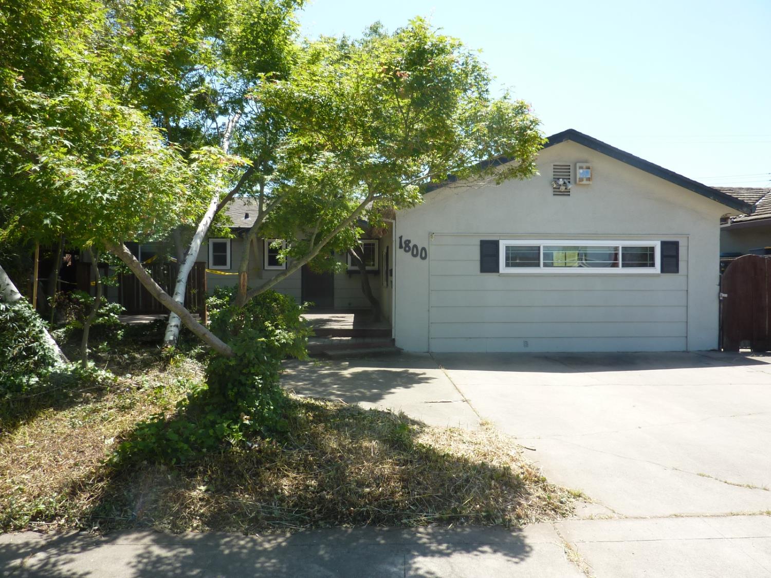 Detail Gallery Image 2 of 17 For 1800 Jackson St, Lodi,  CA 95242 - 3 Beds | 2/1 Baths