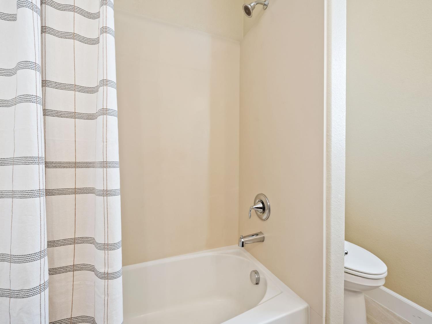 Detail Gallery Image 27 of 41 For 2723 Sweeney Dr, Woodland,  CA 95776 - 4 Beds | 2/1 Baths