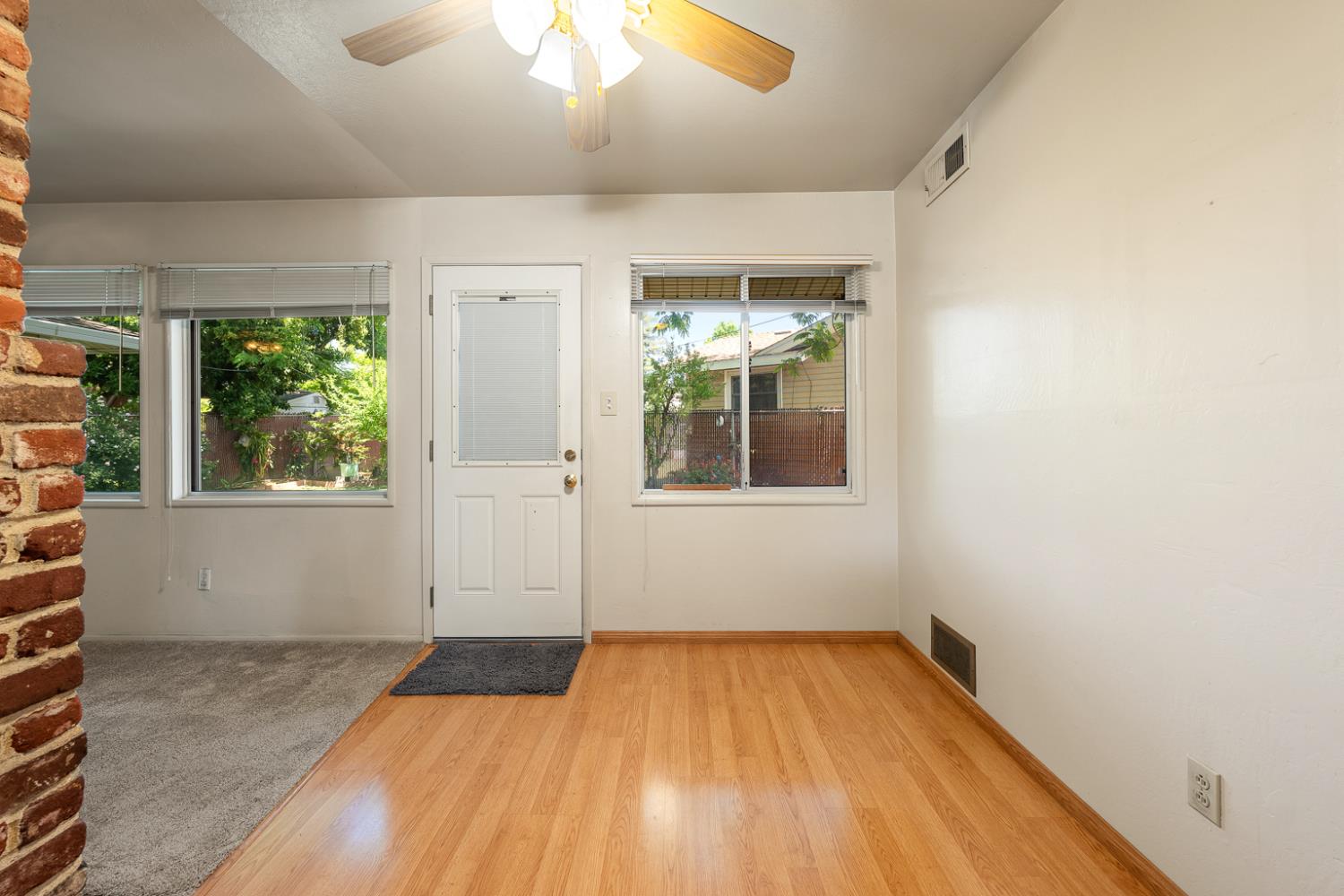 Detail Gallery Image 8 of 32 For 1812 Vesta Way, Sacramento,  CA 95864 - 3 Beds | 2 Baths