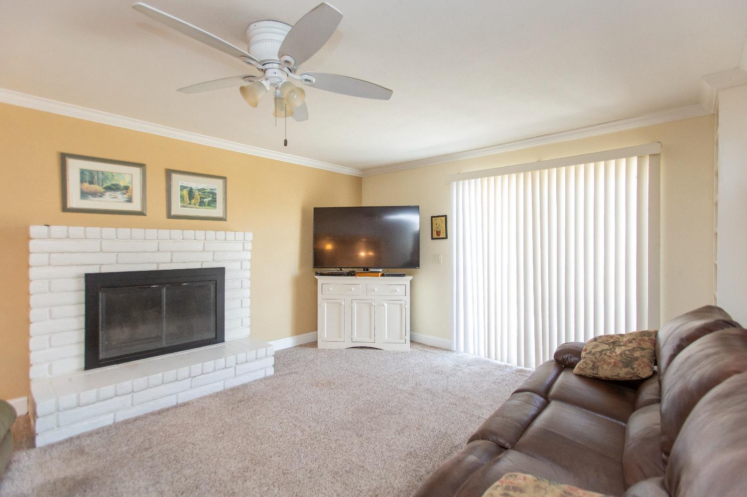 Detail Gallery Image 7 of 27 For 1860 Loyola Way, Turlock,  CA 95382 - 3 Beds | 2 Baths
