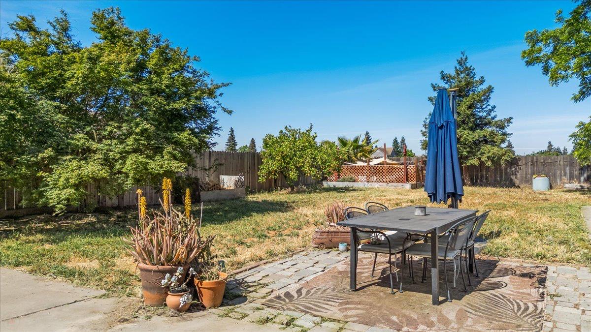Detail Gallery Image 50 of 61 For 209 S Pasadena Ave, Waterford,  CA 95386 - 3 Beds | 1 Baths