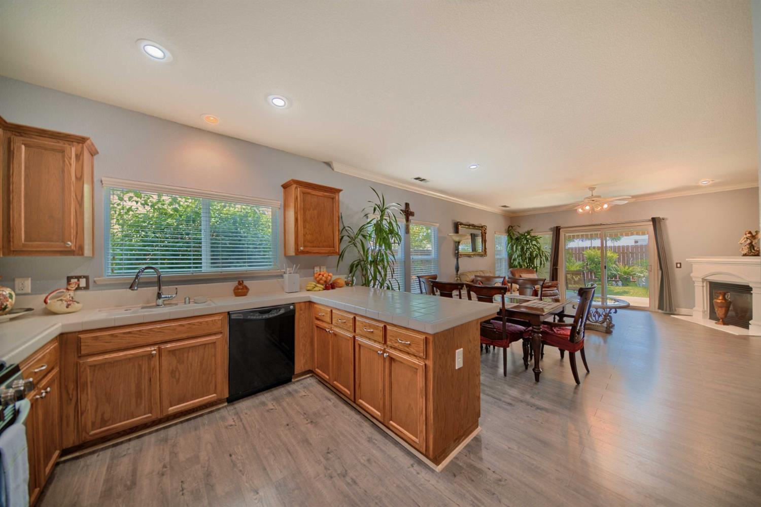 Detail Gallery Image 37 of 98 For 2994 La Vina Cir, Los Banos,  CA 93635 - 3 Beds | 2 Baths