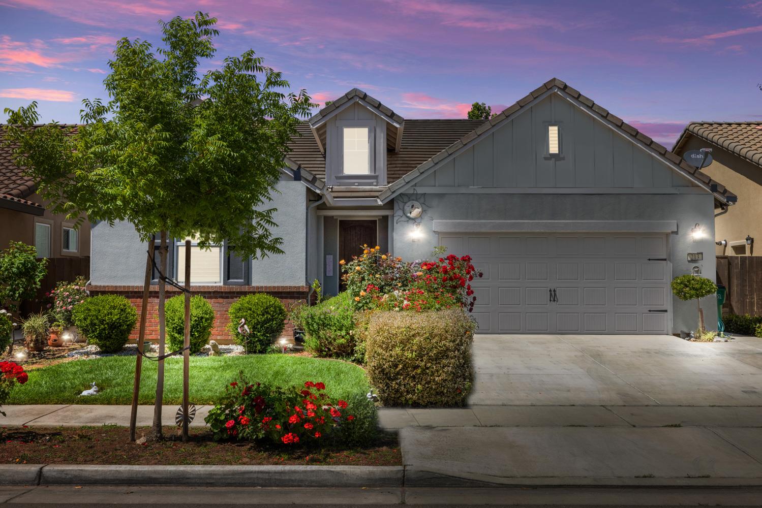 Detail Gallery Image 1 of 35 For 213 Isabella Dr, Lodi,  CA 95240 - 3 Beds | 2 Baths