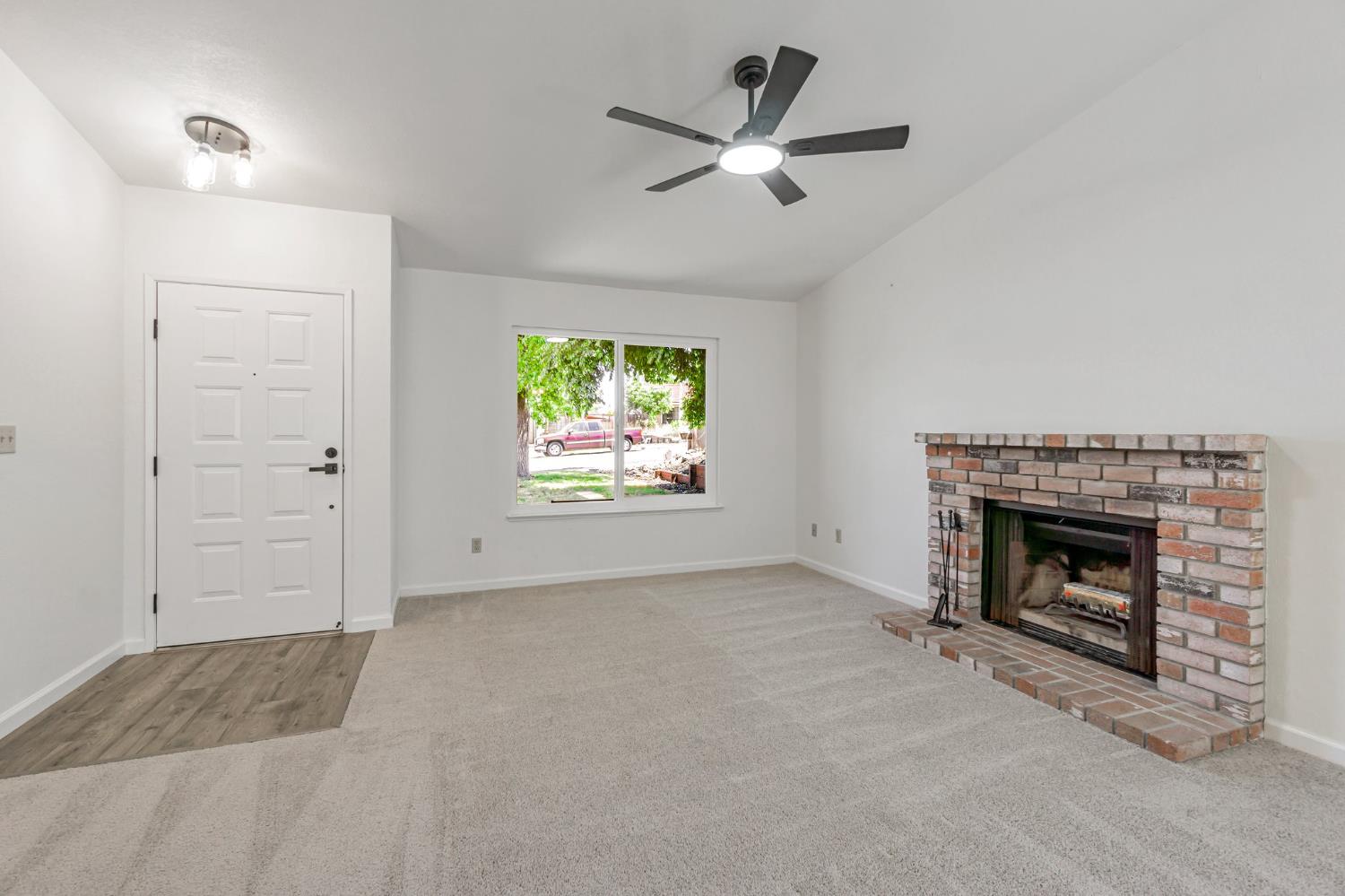 Detail Gallery Image 12 of 52 For 4046 S Royal Links Cir, Antioch,  CA 94509 - 4 Beds | 2 Baths