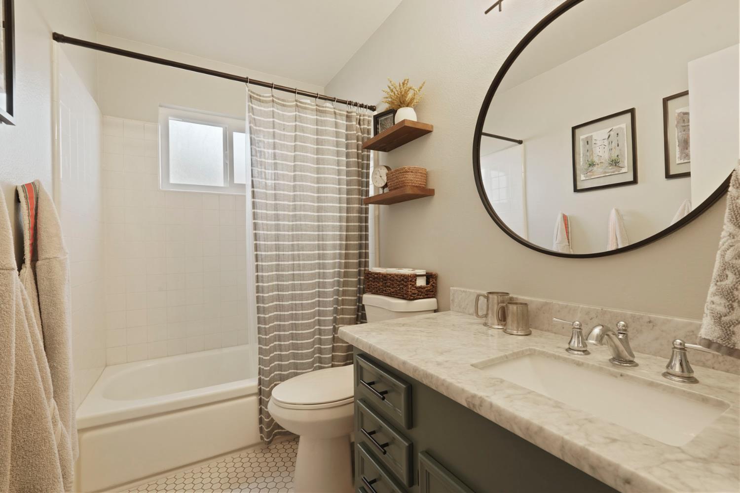 Detail Gallery Image 19 of 35 For 725 Maplewood Dr, Lodi,  CA 95242 - 3 Beds | 2 Baths