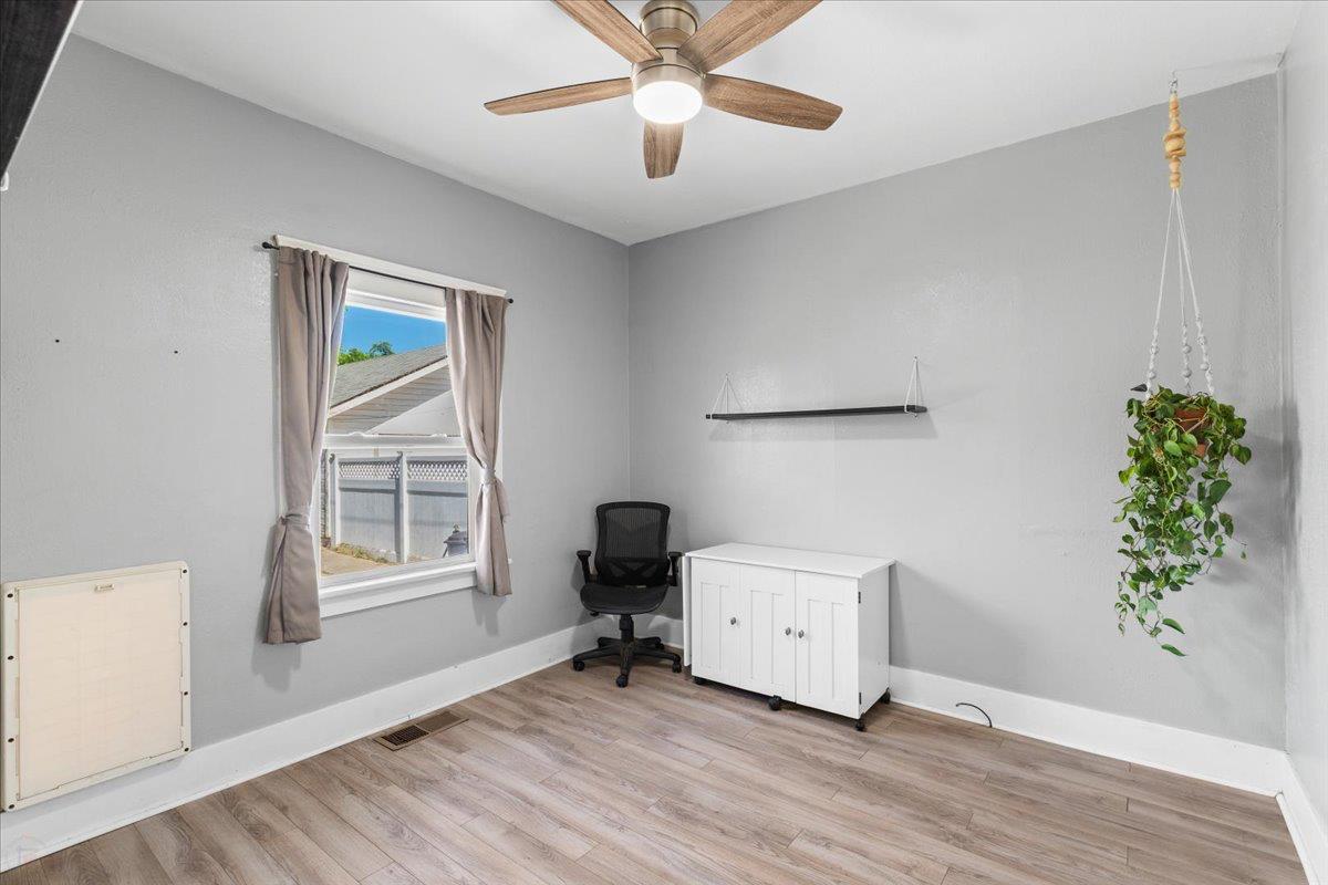 Detail Gallery Image 27 of 61 For 209 S Pasadena Ave, Waterford,  CA 95386 - 3 Beds | 1 Baths