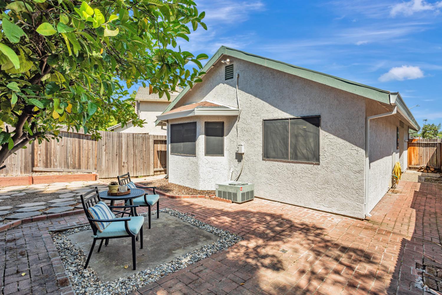 Hidalgo Circle, Roseville, California image 37