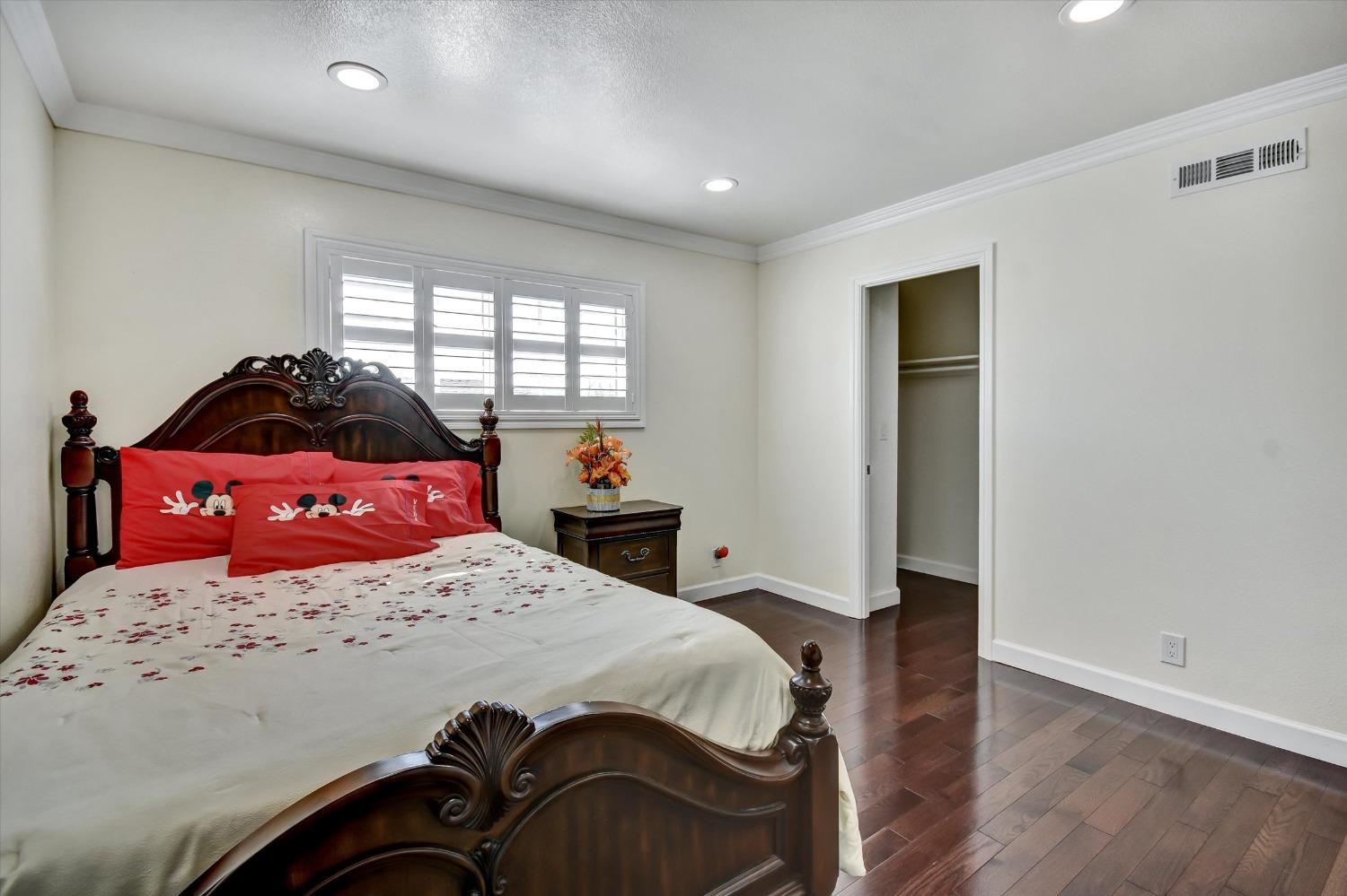 Detail Gallery Image 17 of 27 For 4237 Kingspark Dr, San Jose,  CA 95136 - 5 Beds | 3 Baths