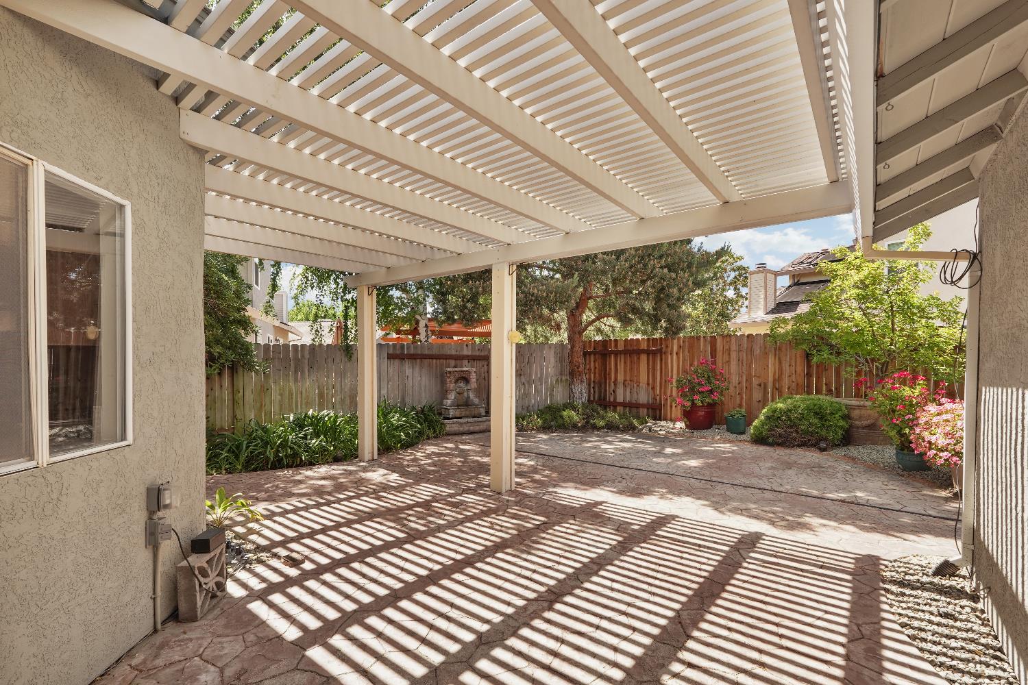 Detail Gallery Image 37 of 61 For 6001 Laguna Villa Way, Elk Grove,  CA 95758 - 3 Beds | 2 Baths