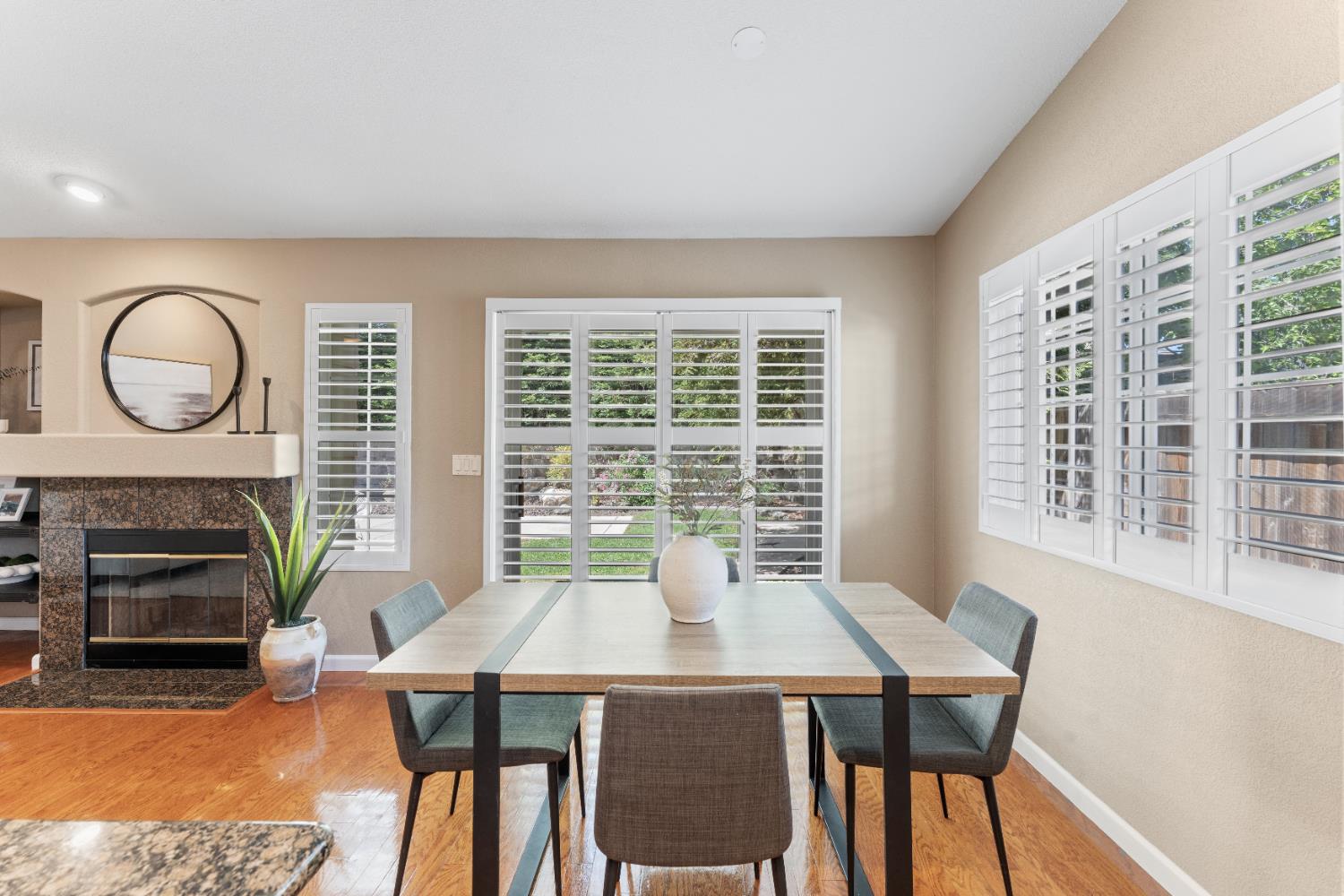 Detail Gallery Image 18 of 44 For 1014 Thompson Cir, Folsom,  CA 95630 - 4 Beds | 2 Baths