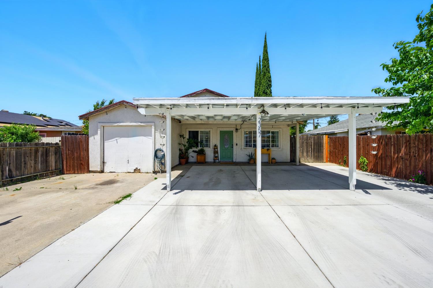 Detail Gallery Image 1 of 26 For 2357 E Euclid Ave, Stockton,  CA 95205 - 2 Beds | 2 Baths