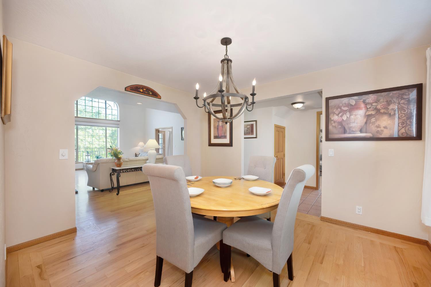 Detail Gallery Image 13 of 67 For 2818 Silvercrest St, Placerville,  CA 95667 - 3 Beds | 2/1 Baths