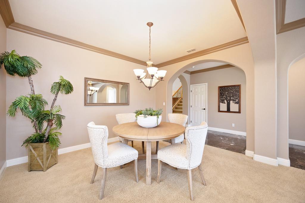 Detail Gallery Image 17 of 78 For 10317 Hite Cir, Elk Grove,  CA 95757 - 5 Beds | 3 Baths