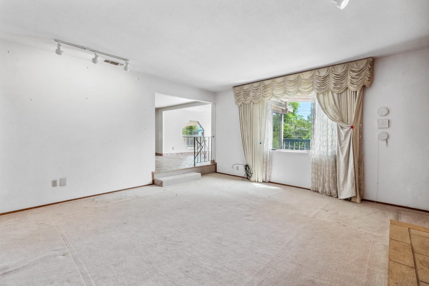 Detail Gallery Image 34 of 91 For 8518 Rolling Green Way, Fair Oaks,  CA 95628 - 4 Beds | 2/2 Baths
