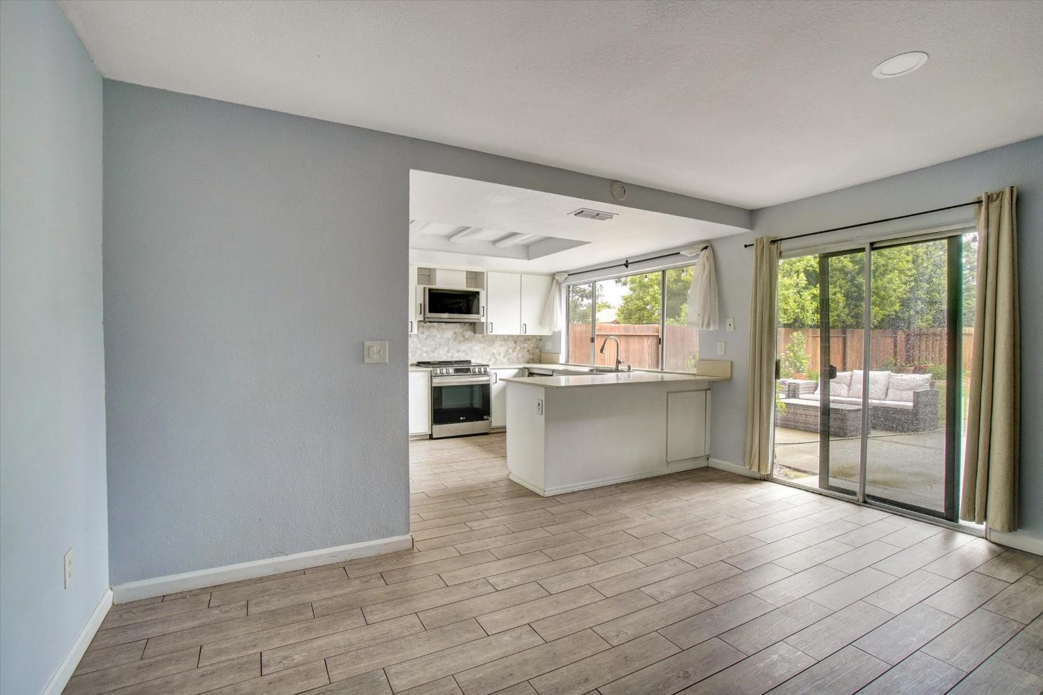 Detail Gallery Image 11 of 31 For 3401 Nut Plains Dr, Sacramento,  CA 95827 - 4 Beds | 2 Baths