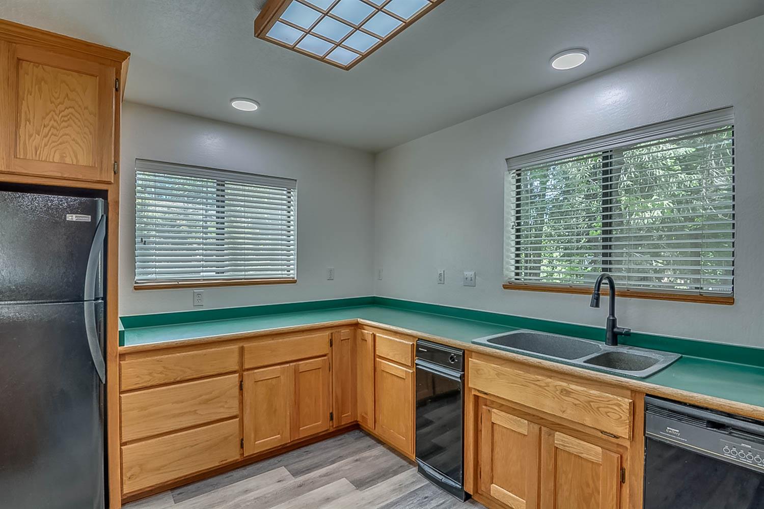 Detail Gallery Image 6 of 45 For 16815 Alpine Dr, Pioneer,  CA 95666 - 2 Beds | 2 Baths