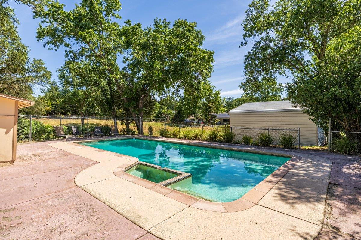 Detail Gallery Image 16 of 56 For 4325 Dias Ln, Loomis,  CA 95650 - 3 Beds | 2 Baths