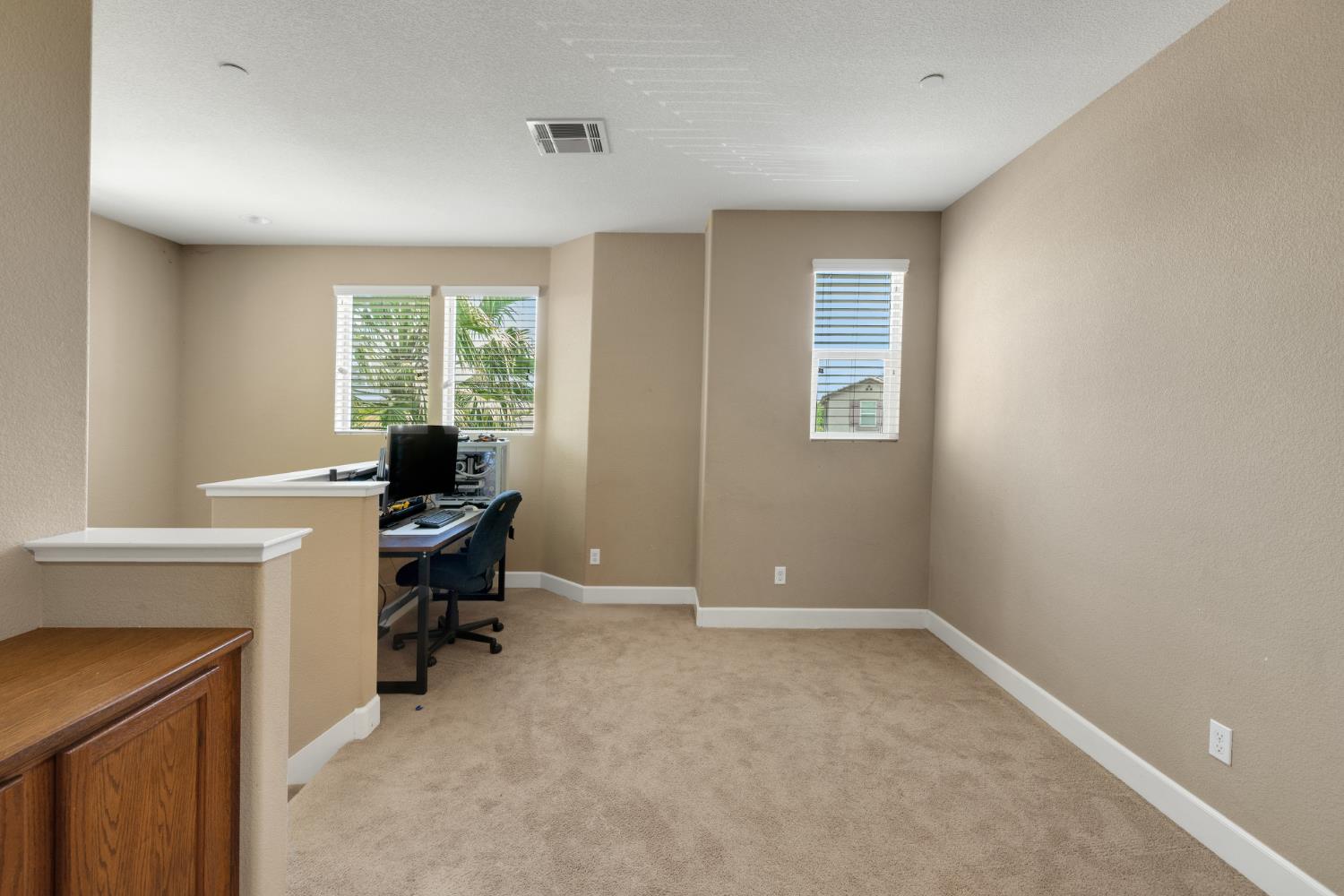 Detail Gallery Image 28 of 43 For 10424 Fossil Way, Elk Grove,  CA 95757 - 4 Beds | 3/1 Baths