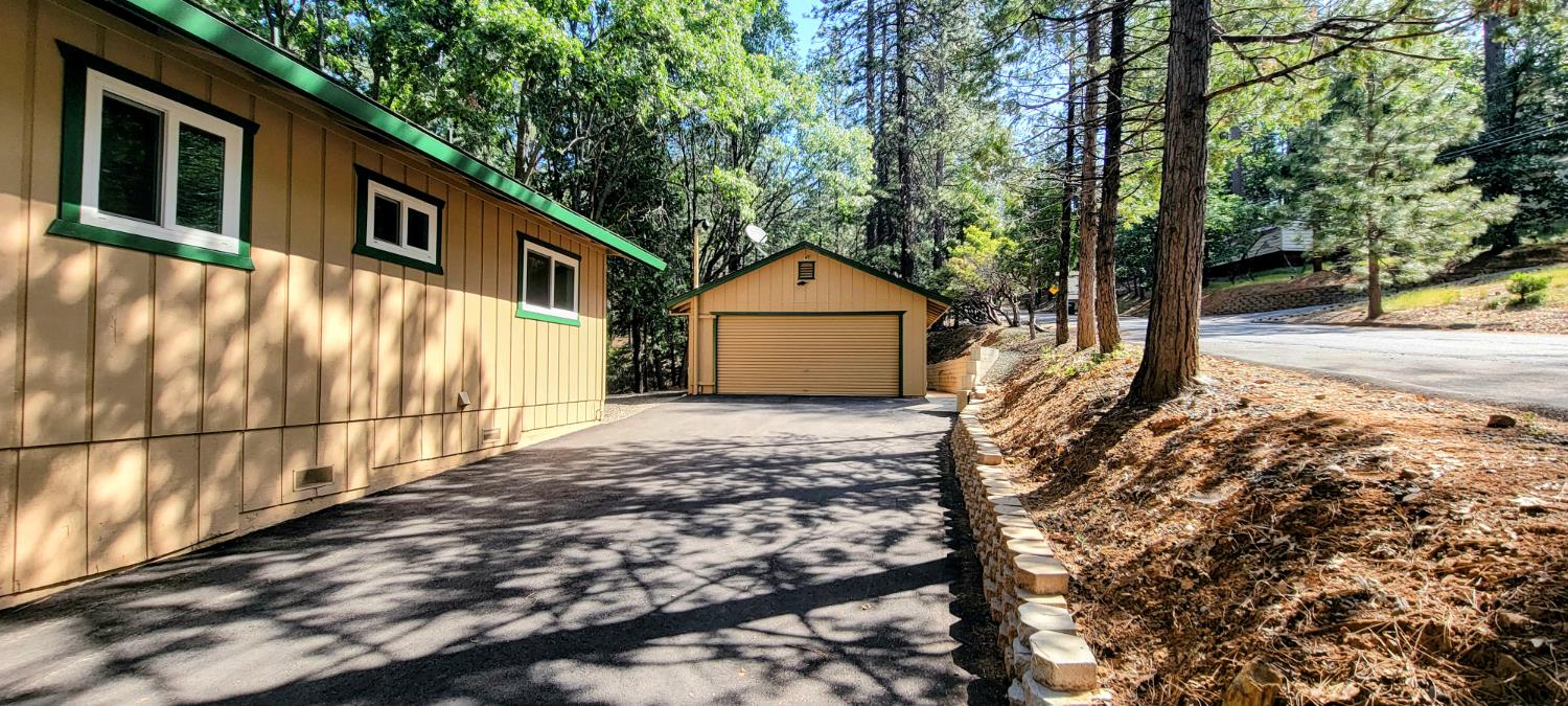 Detail Gallery Image 23 of 28 For 24040 Hitching Post Rd, Sonora,  CA 95370 - 3 Beds | 2 Baths