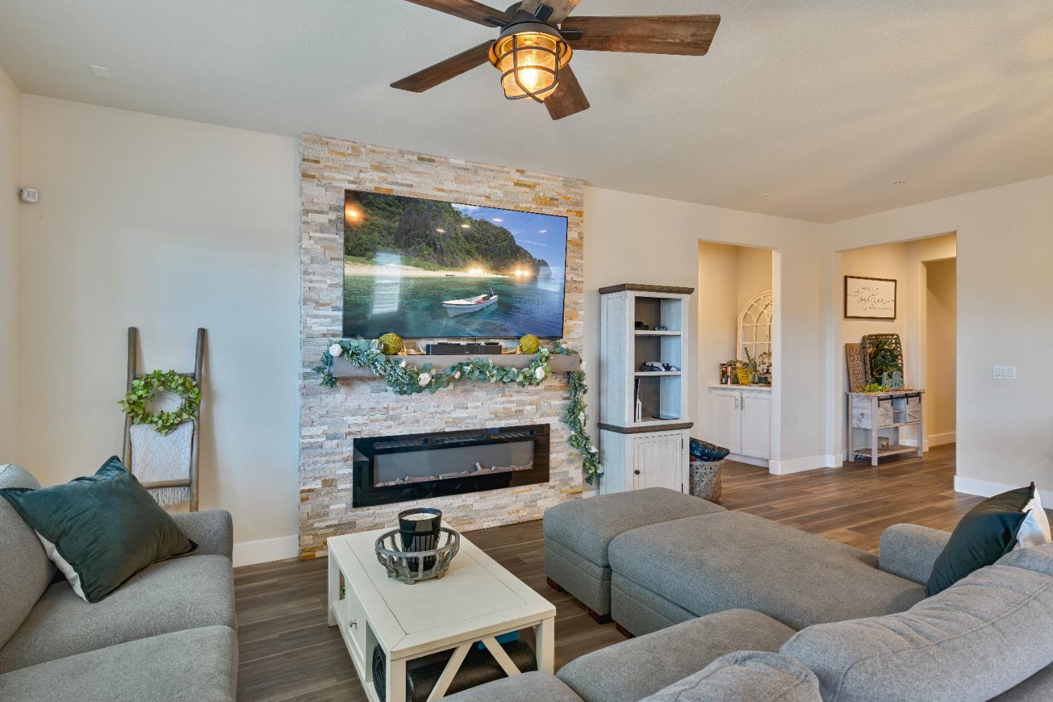 Detail Gallery Image 7 of 26 For 743 Beeler St, Stockton,  CA 95204 - 3 Beds | 2 Baths