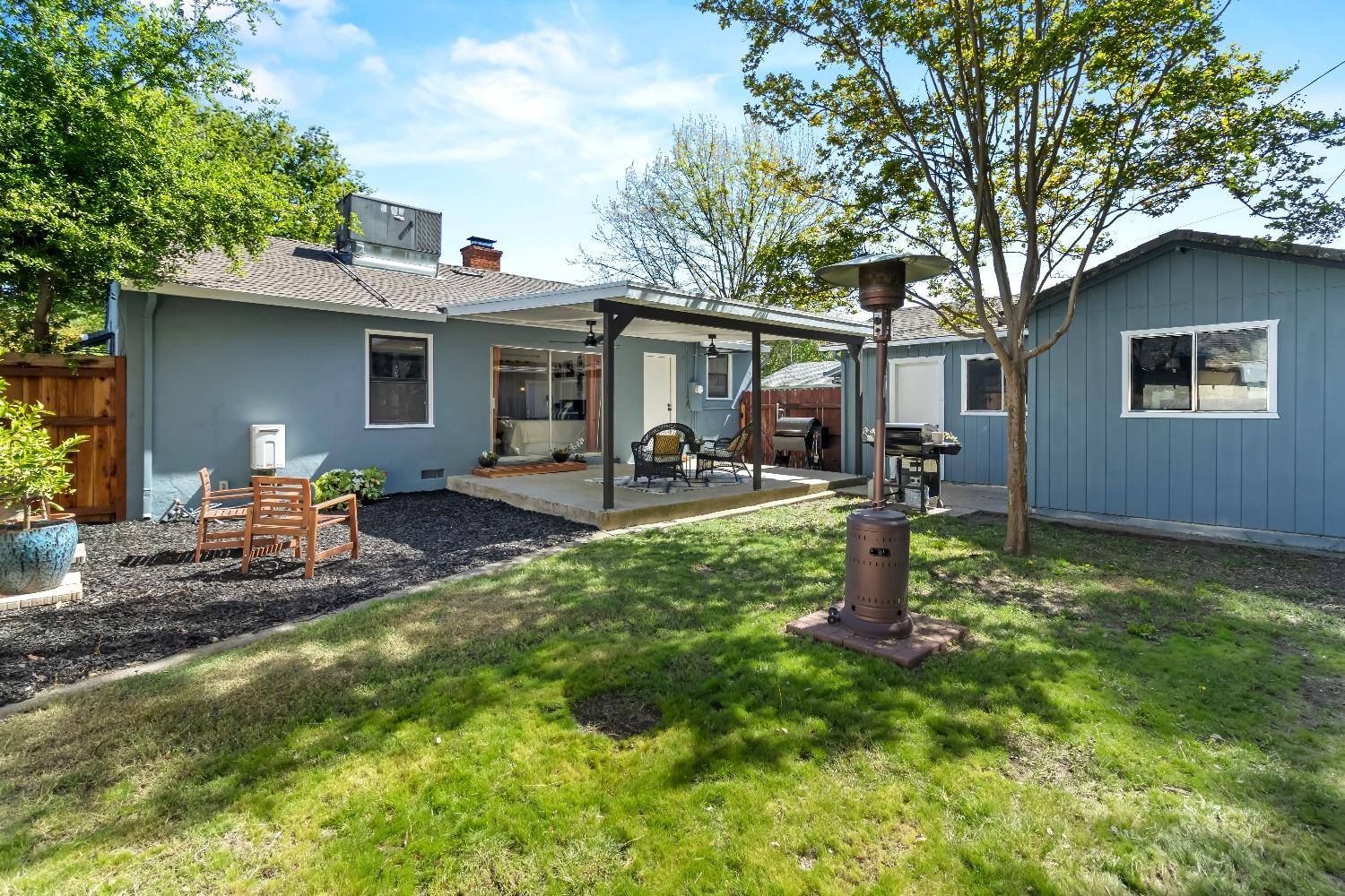 Detail Gallery Image 24 of 25 For 1142 Sherburn Ave, Sacramento,  CA 95822 - 3 Beds | 1 Baths