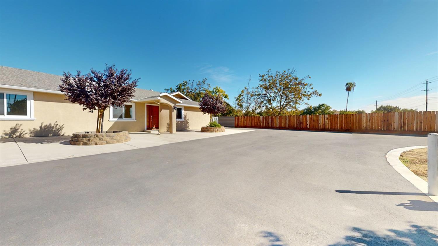Detail Gallery Image 9 of 146 For 6237 Yosemite Blvd, Modesto,  CA 95357 - 3 Beds | 2 Baths