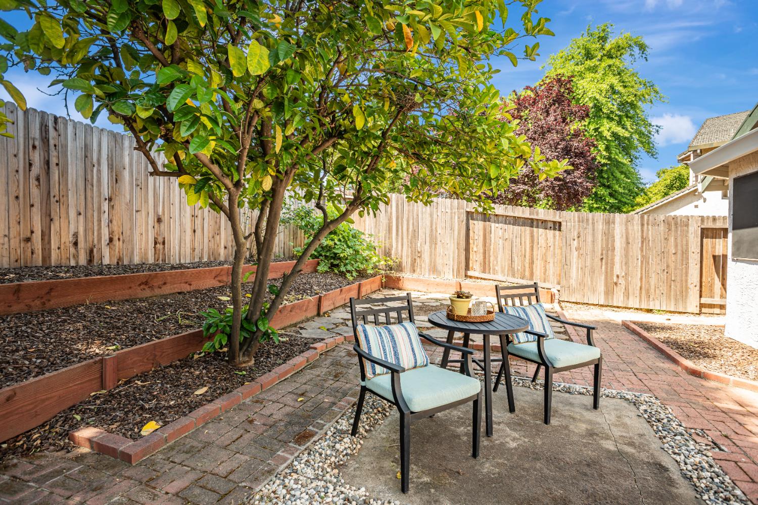 Hidalgo Circle, Roseville, California image 33