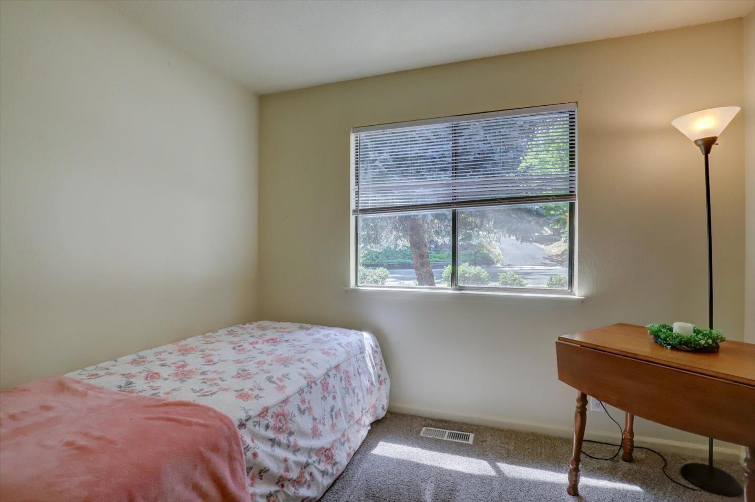 Detail Gallery Image 12 of 33 For 360 Rhode Island St, Grass Valley,  CA 95945 - 3 Beds | 2 Baths