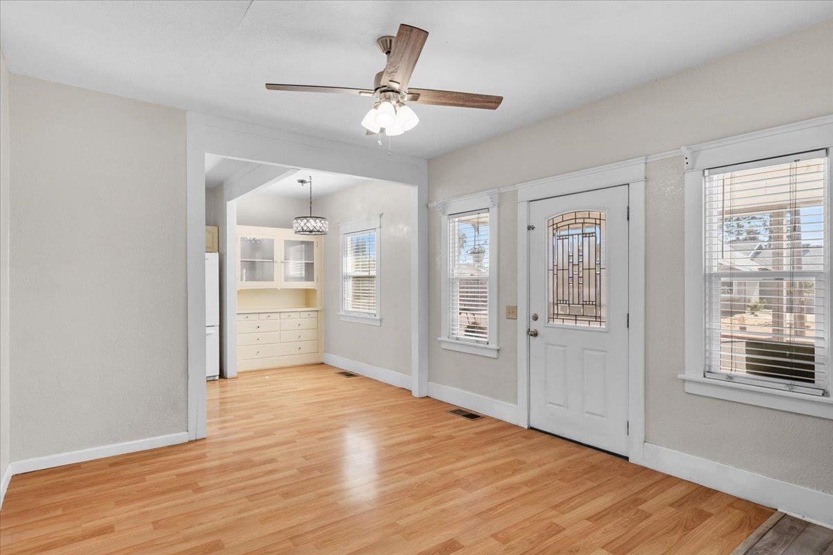 Detail Gallery Image 14 of 61 For 209 S Pasadena Ave, Waterford,  CA 95386 - 3 Beds | 1 Baths
