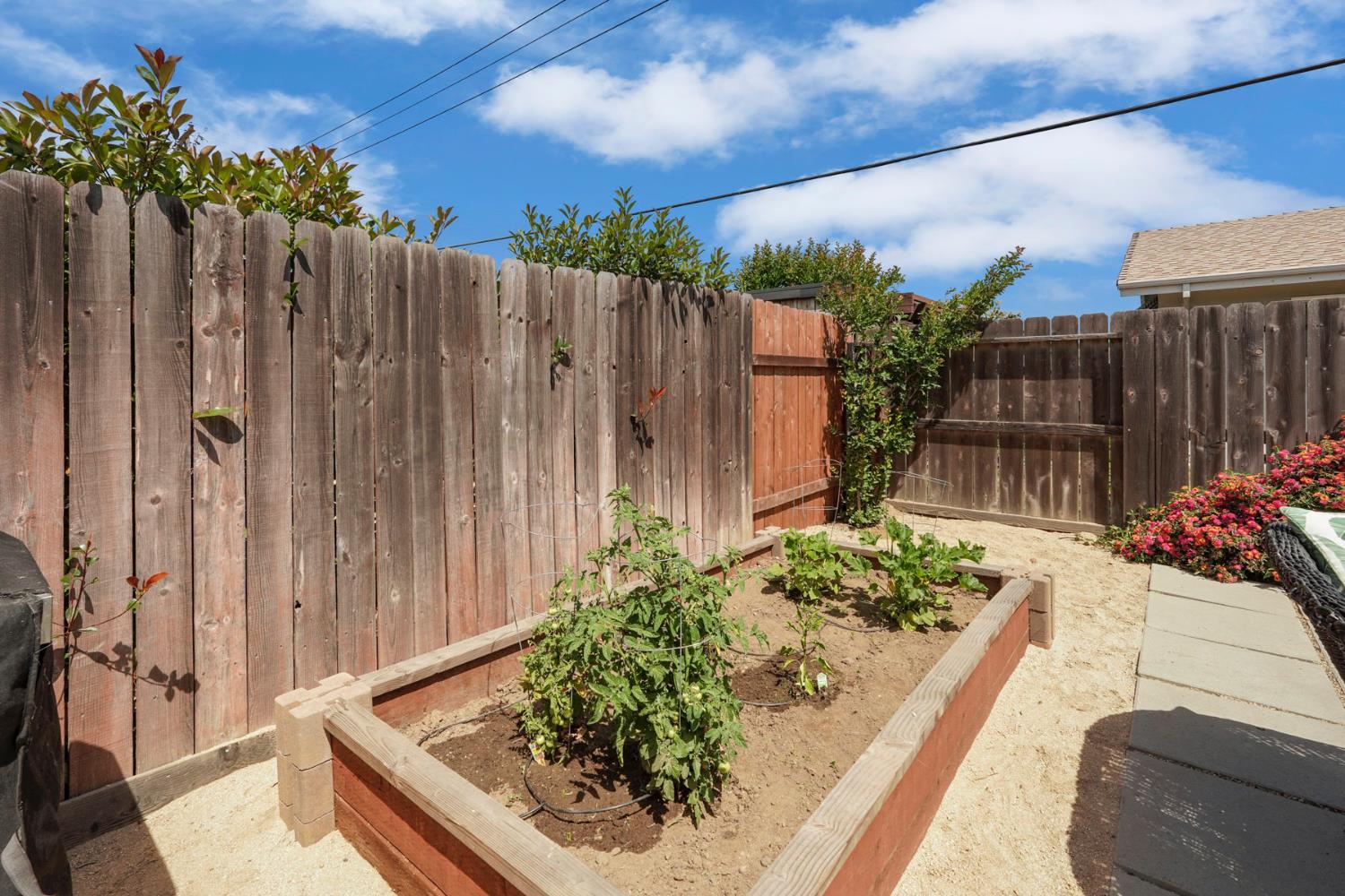 Detail Gallery Image 32 of 35 For 725 Maplewood Dr, Lodi,  CA 95242 - 3 Beds | 2 Baths